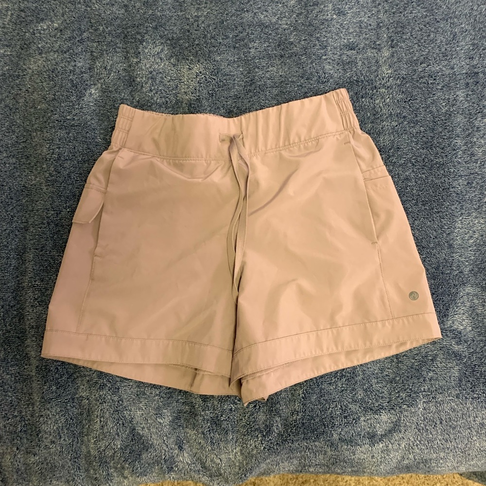 lilac activewear shorts